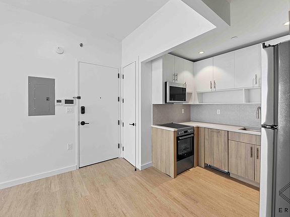 5th image of 333 Linden Blvd #2G