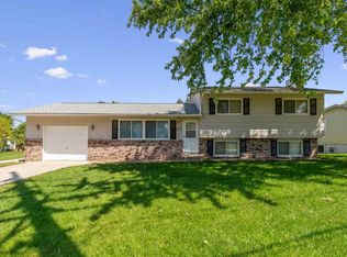 700 12th St NE, Independence, IA 50644