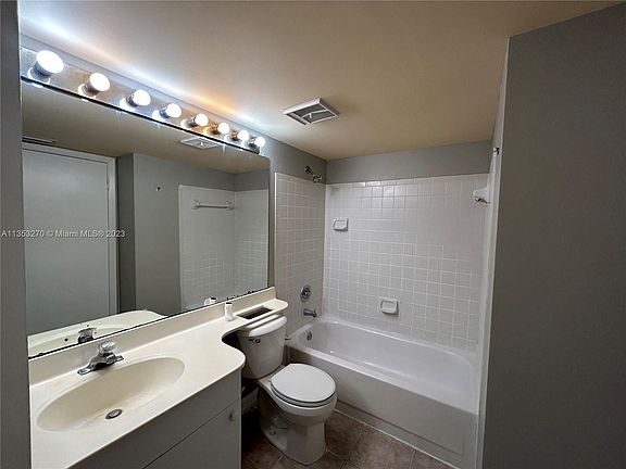2nd image of 1064 Coral Club Dr #1064