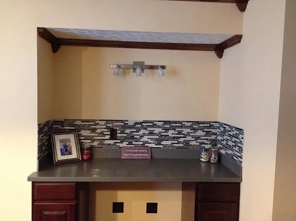 218 Dingle Ave, Palmyra, MO 63461