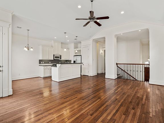5th image of 1042 W 25th St Unit B