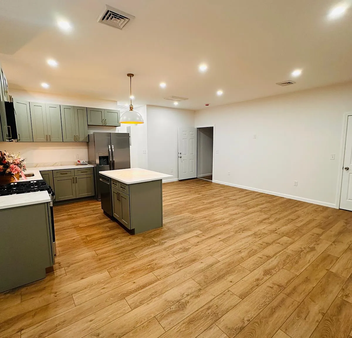 3 bed, $2,800 — Photo 4