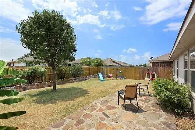 2026 Kingsbridge Dr — Photo 12