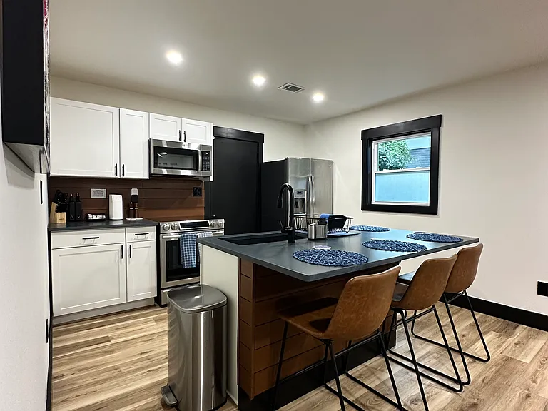 4317 Welling Ave — Photo 6