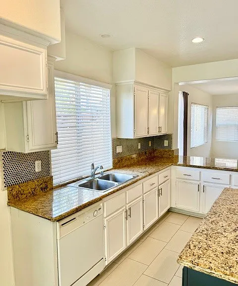 1562 Cheshire Dr — Photo 23