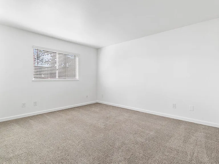 Bonita Heights Apartments — Photo 16