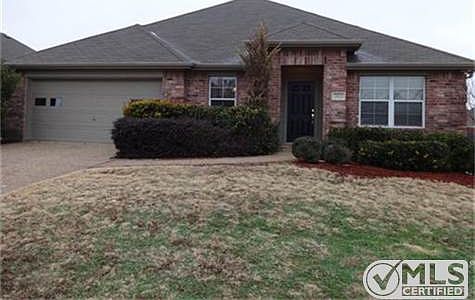 1st image of 313 Woodridge Dr