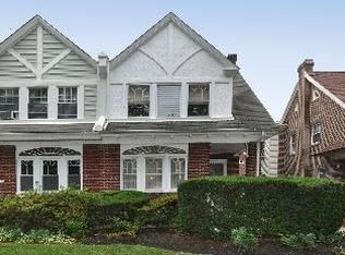 1054 Allengrove St, Philadelphia, PA 19124