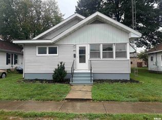 208 W Ray Ave, Christopher, IL 62822