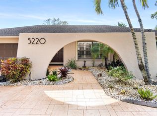 5220 SW 19th St, Plantation, FL 33317