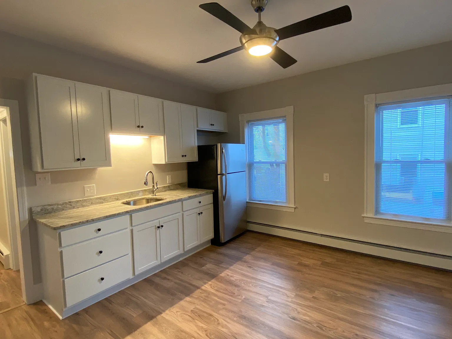 4 bed, 1500 sqft, $2,550 — Photo 2