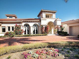 Front View, 4,362 sq ft under air.