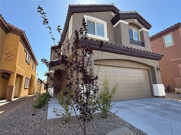 2nd image of 212 Fairway Woods Dr