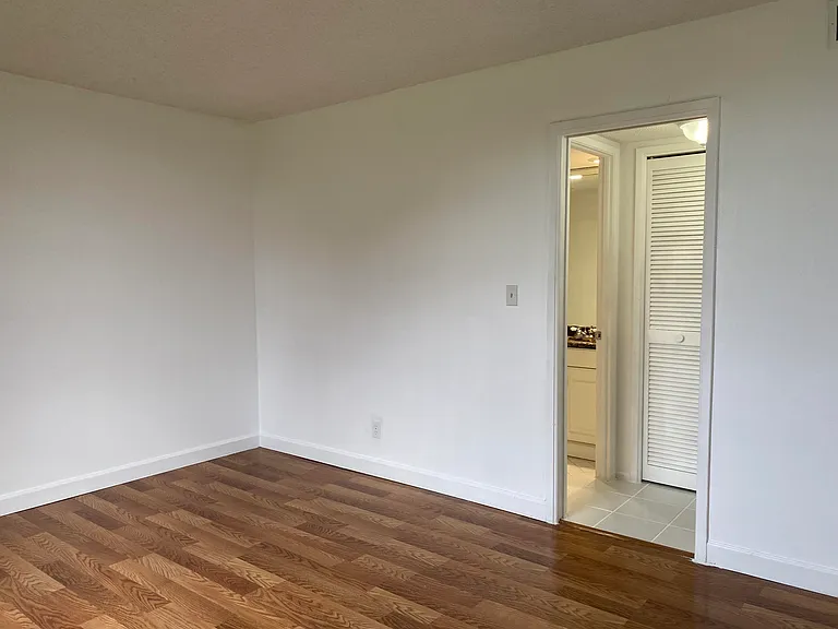 2751 S Palm Aire Dr #107 — Photo 7