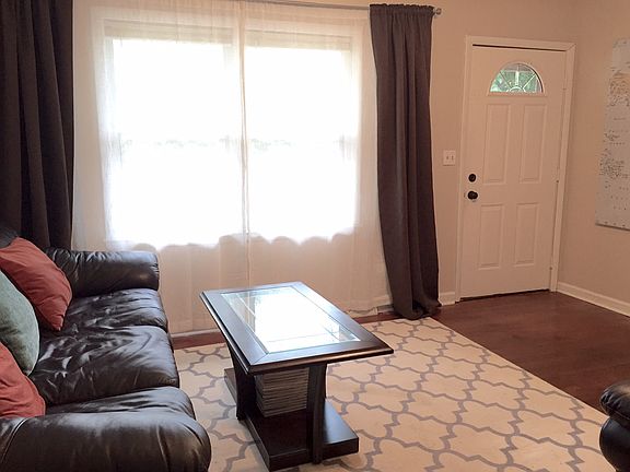 2nd image of 321 Ashgrove Dr