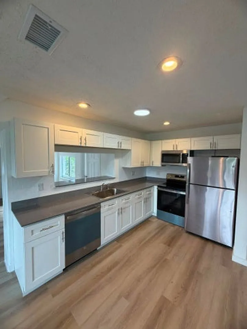 1117 SE 5th Street, Deerfield Beach, FL 33441 - 5925 — Photo 1