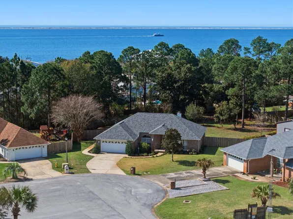 1403 Nautilus Dr, Navarre, FL 32566