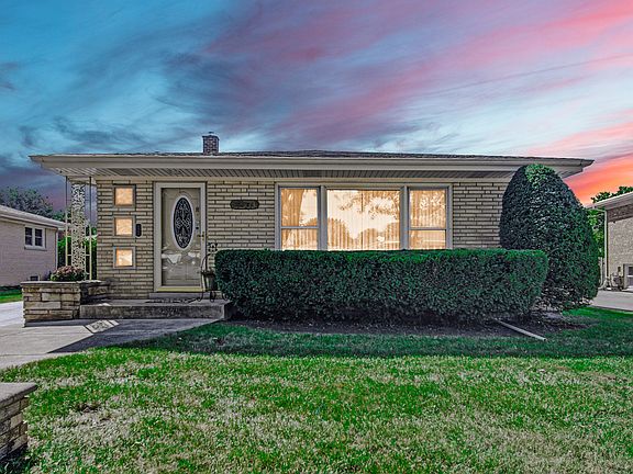 2nd image of 10648 Leclaire Ave