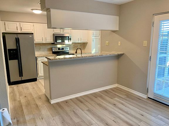 2nd image of 2114 Maplewood Trl