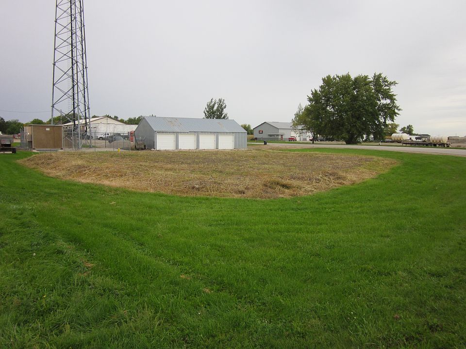1st image of 8TH St E