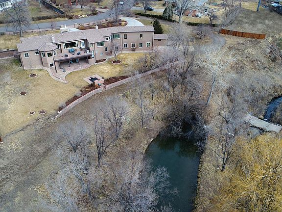 Pond, stream & water feature