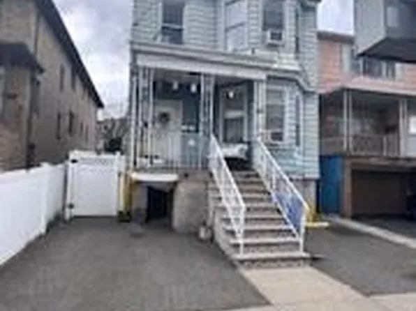 313 4th St, Fairview, NJ 07022