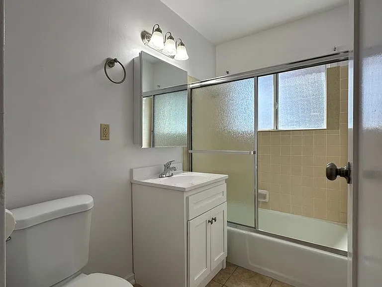 3043 1/2 Larga Ave — Photo 10