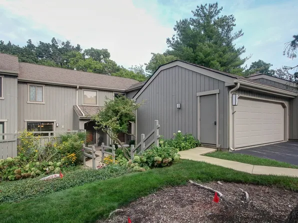275 Bluff Ct, Lake Barrington, IL 60010