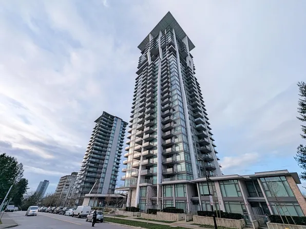450 Westview St #807, Coquitlam, BC V3K 0G3