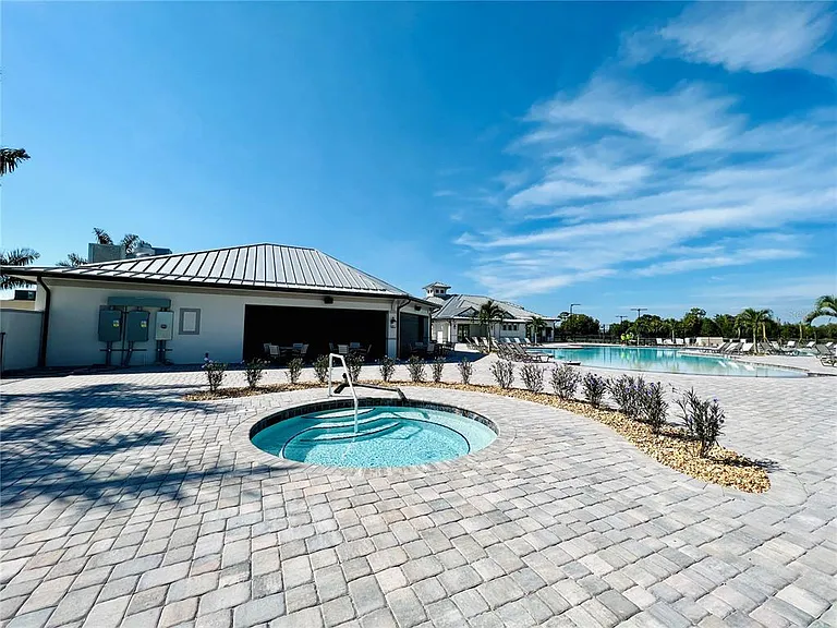 14041 Heritage Landing Blvd #642 — Photo 32