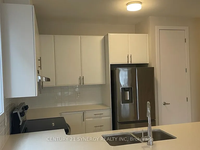 516 Oldenburg Ave S — Photo 18