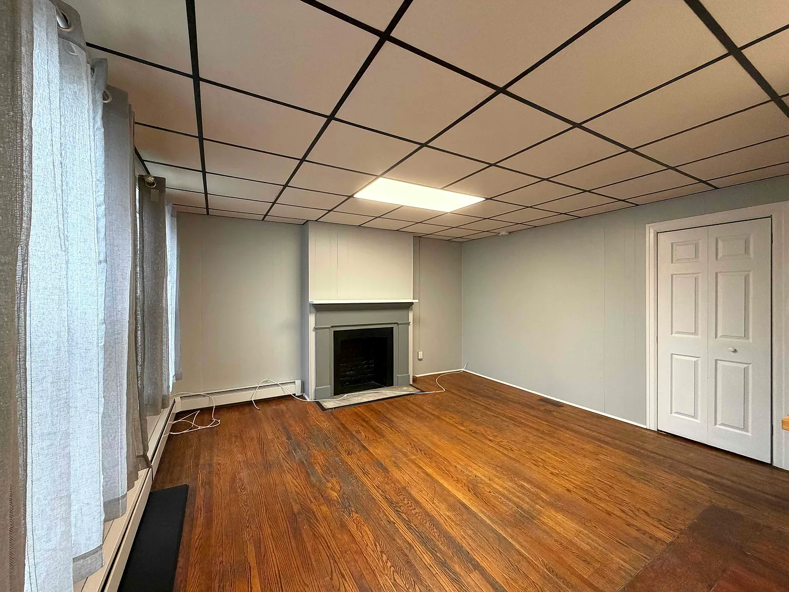 3 bed, 1300 sqft, $2,200 — Photo 3