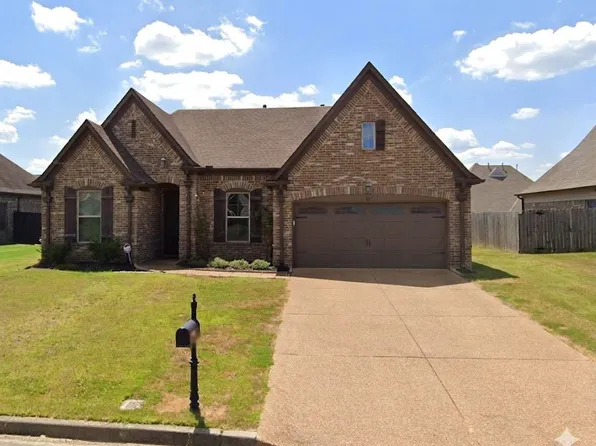 40 Whispering Creek Cv, Oakland, TN 38060