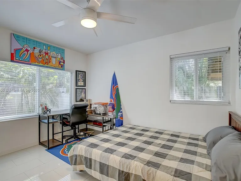 2601 NE 11th Ct — Photo 30