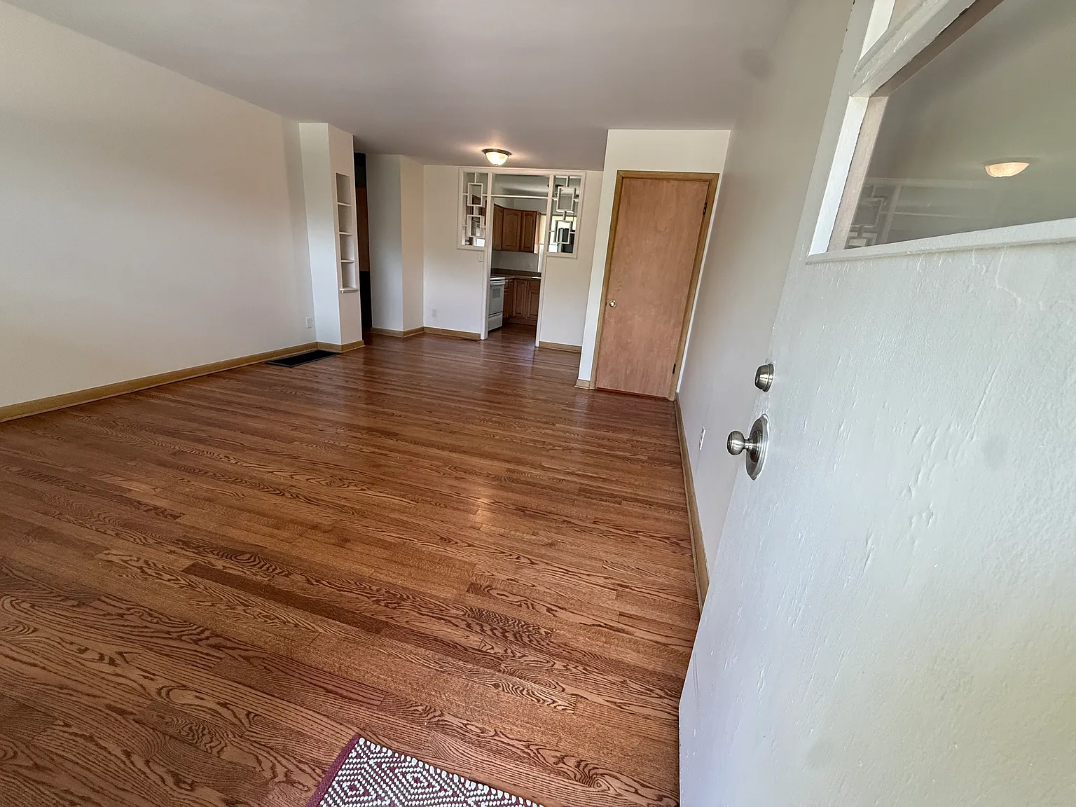 2 bed, 1.5 bath, 1100 sqft, $1,750 — Photo 4