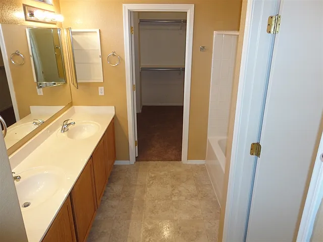 5839 E Nathan St — Photo 11
