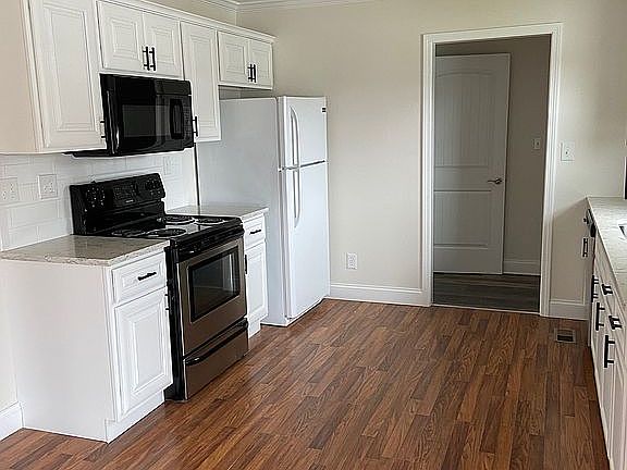 Kitchen with new cabinets