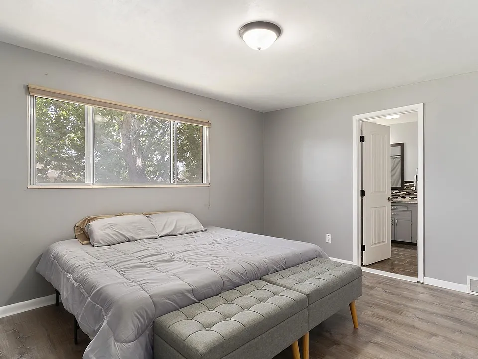 Master Bedroom (connected to Full Bathroom)