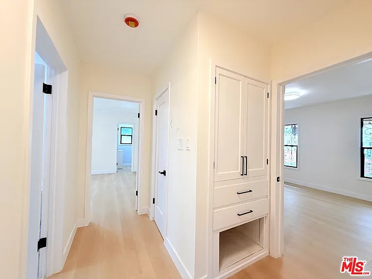 6132 Whitsett Ave — Photo 21