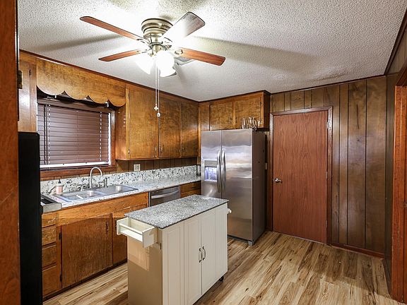 5th image of 409 Mockingbird Ln