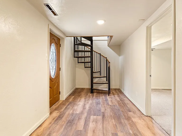38 W Navajo St #B — Photo 22