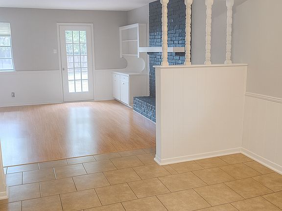 3rd image of 107 Belden Cir