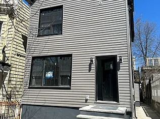 659 E 229th St, Bronx, NY 10466