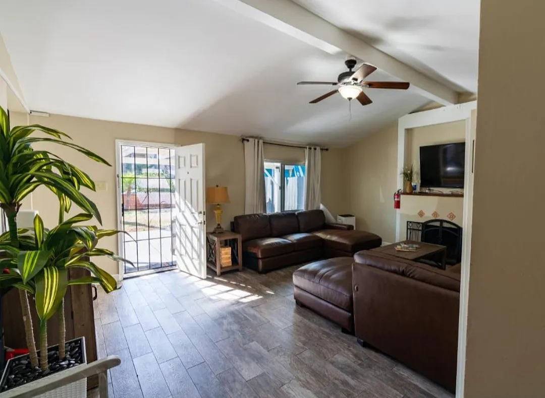 3 bed, 1200 sqft, $7,000 — Photo 4