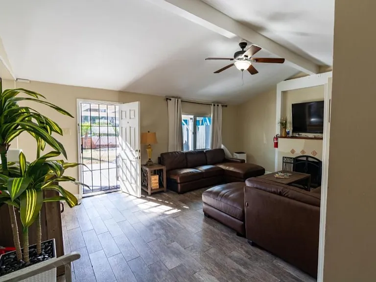 706 S Myers St — Photo 3