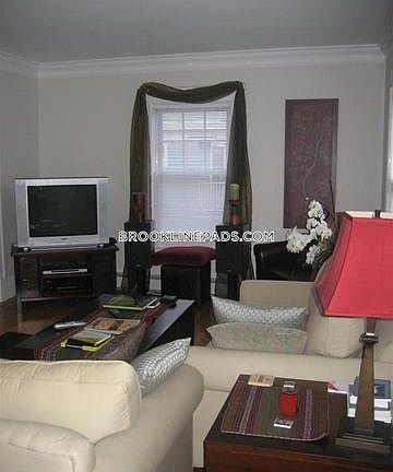 3rd image of 125 Westbourne Ter #2A