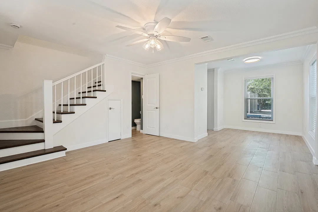 2 bed, 1.5 bath, 925 sqft, $1,795 — Photo 3