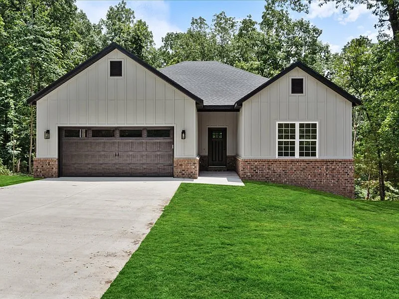 7 Dunwich Ln