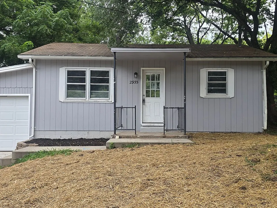 2935 E Republic Rd