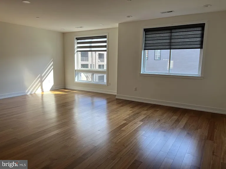 916 Lakeview Ct #36 — Photo 11